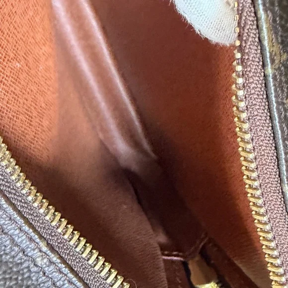 Louis Vuitton Amazone Shoulder Bag - Picture 16 of 16